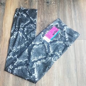 NWT Snake Print leggings No boundaries Junior XL